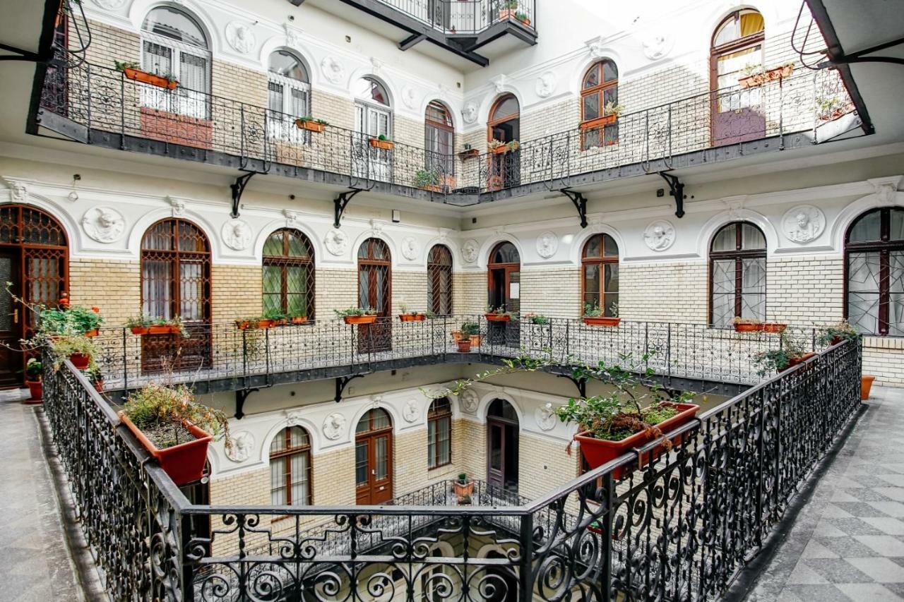 Cape Code Apartment Budapest Eksteriør billede