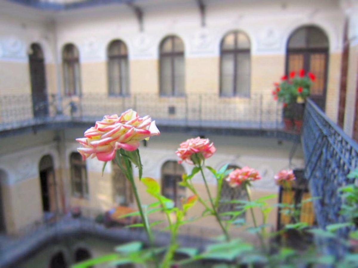 Cape Code Apartment Budapest Eksteriør billede